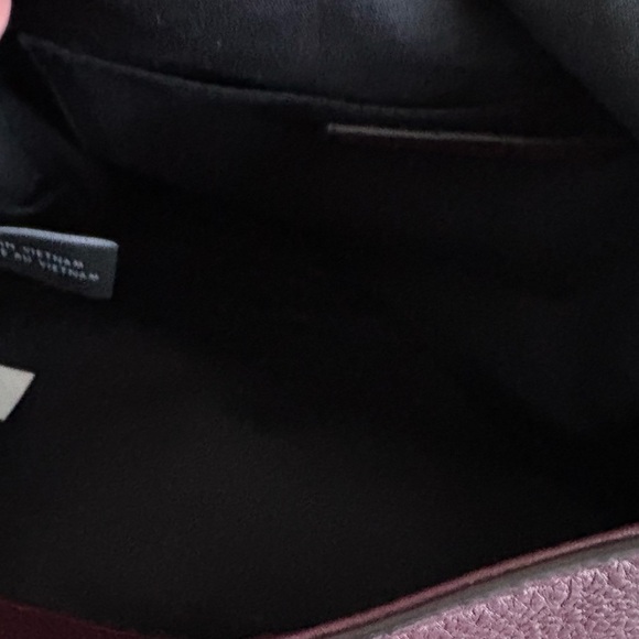 ππMARC BY MARC JACOBS NATASHA FLAP PLUM PEBBLED LEATHER CROSSBODY BAG!ππ - Picture 9 of 10